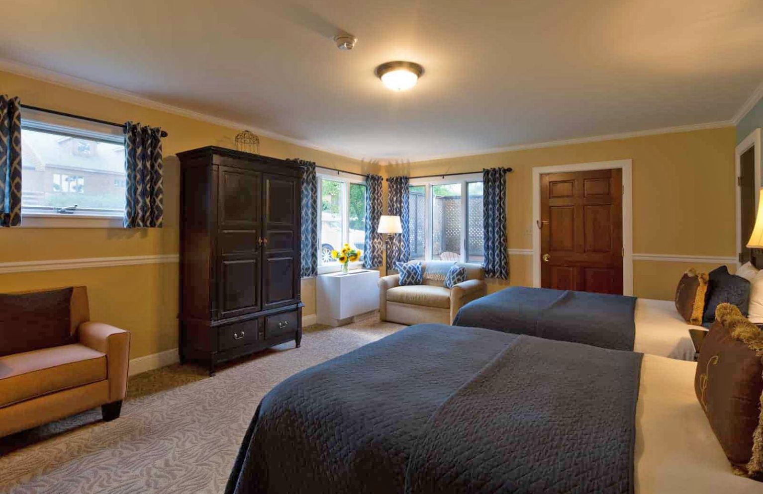 Gallery Image - Inside a guest room at Skytop Lodge Cottages