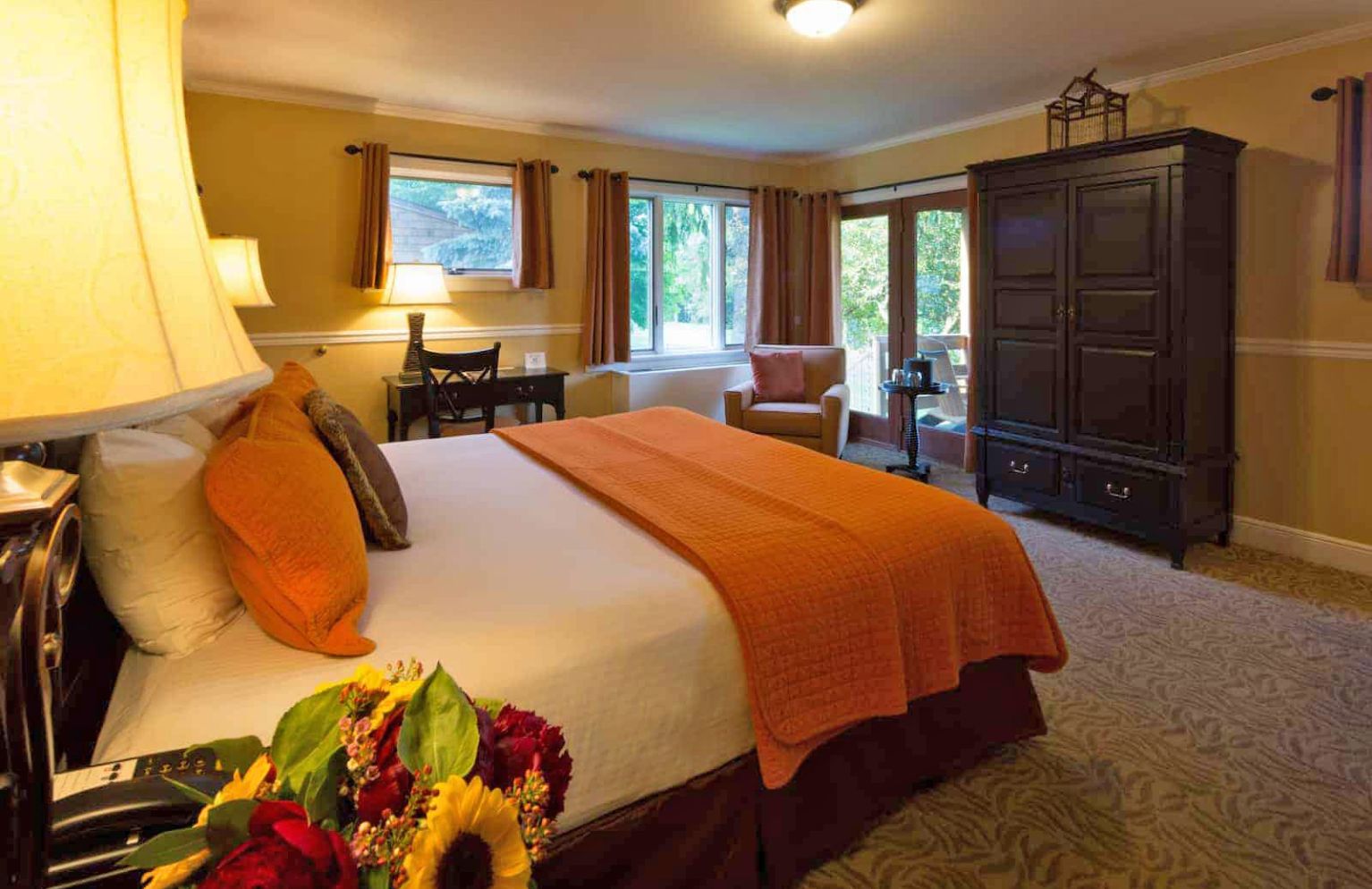 Gallery Image - Inside a guest room at Skytop Lodge Cottages